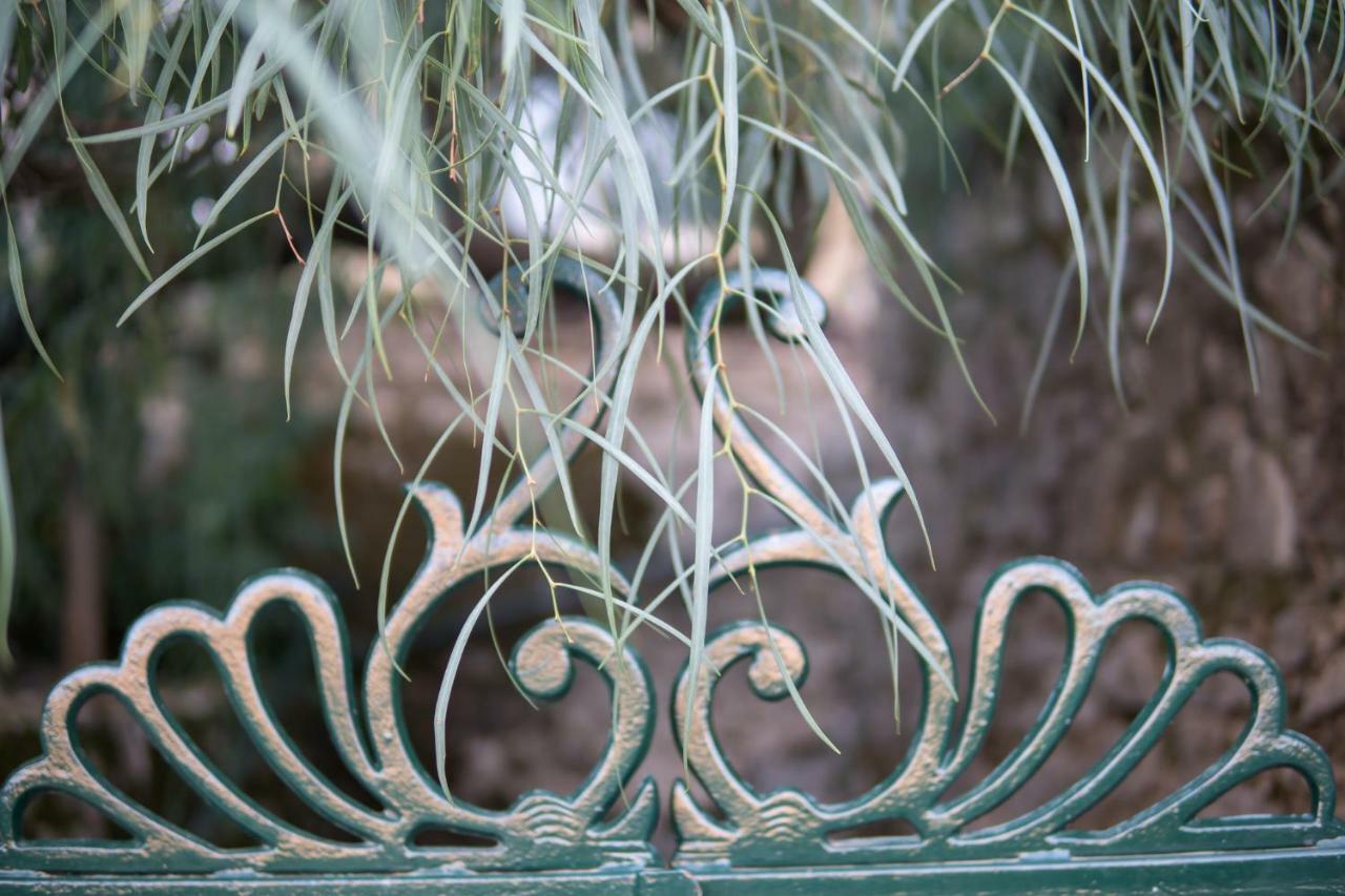 Almond Trees Cottage Divarata Exterior photo