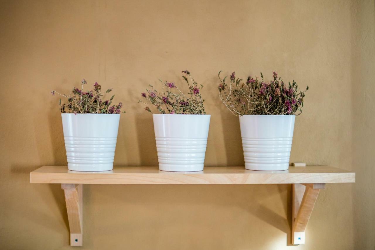 Almond Trees Cottage Divarata Exterior photo
